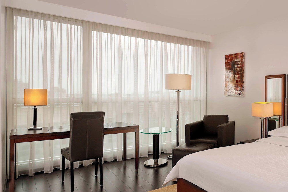 Premium Room, 2 Twin Beds - Photo 4