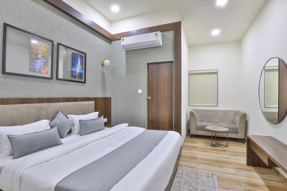 Deluxe Room - Photo 5