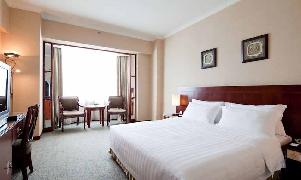 Executive Room, 1 King Bed - Photo 1