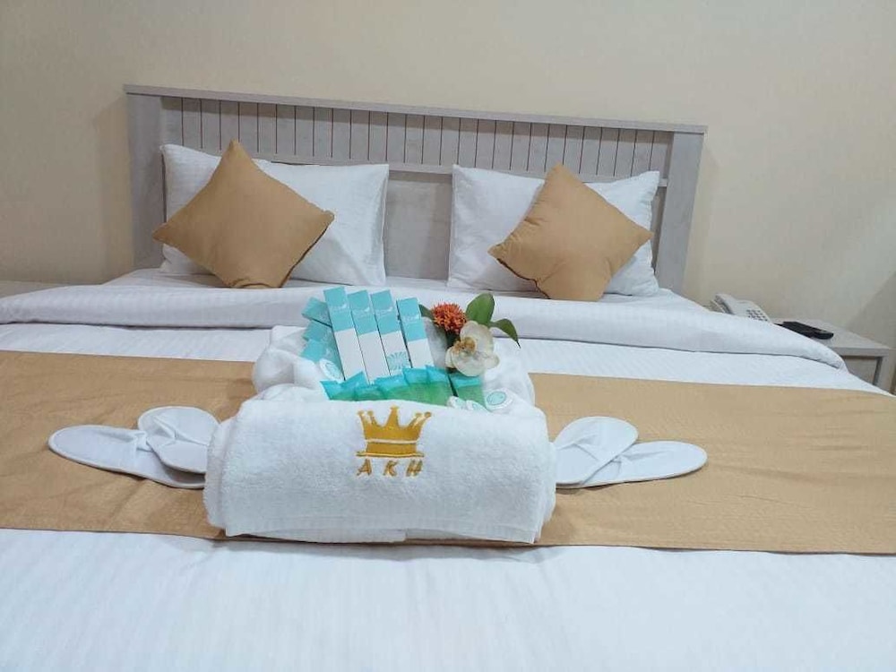 Superior Studio, 1 King Bed photo 3