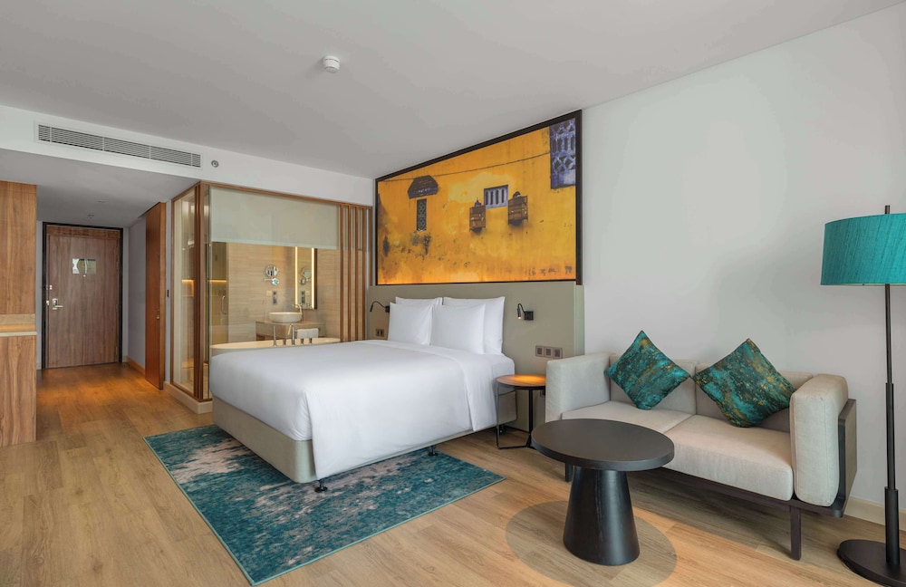 Deluxe Room, Pool View