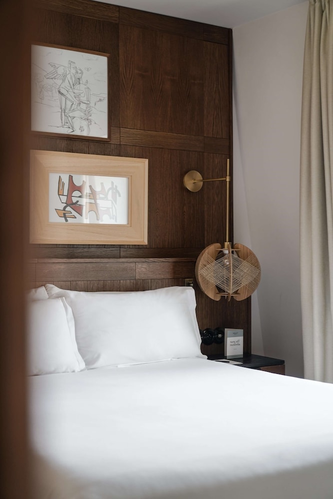 The Signature Extra City View double room for single use