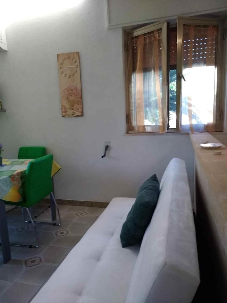 House (1 Bedroom)