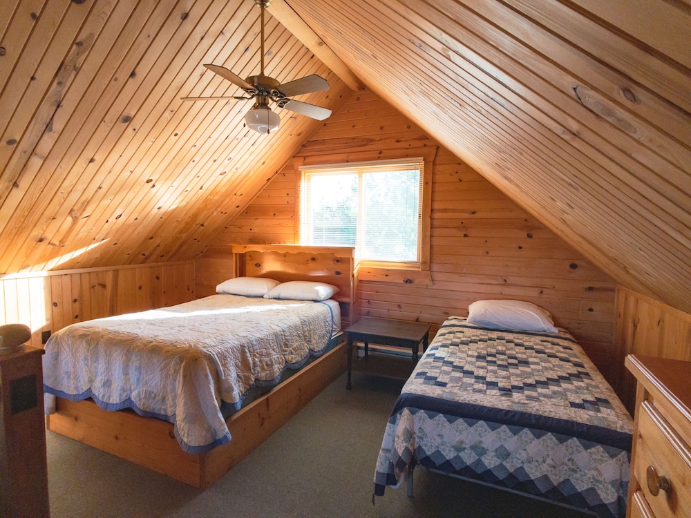Cabin, Multiple Beds, Partial Lake View photo 2
