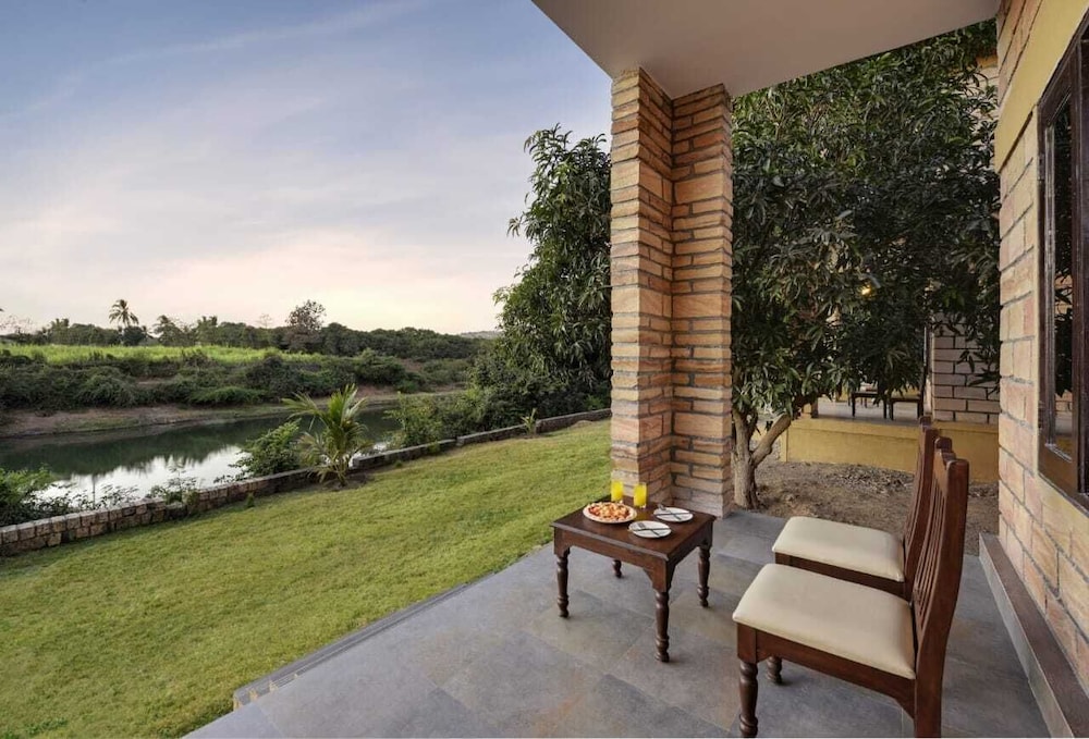 Luxury Cottage, 1 Double Bed, River View - Photo 2