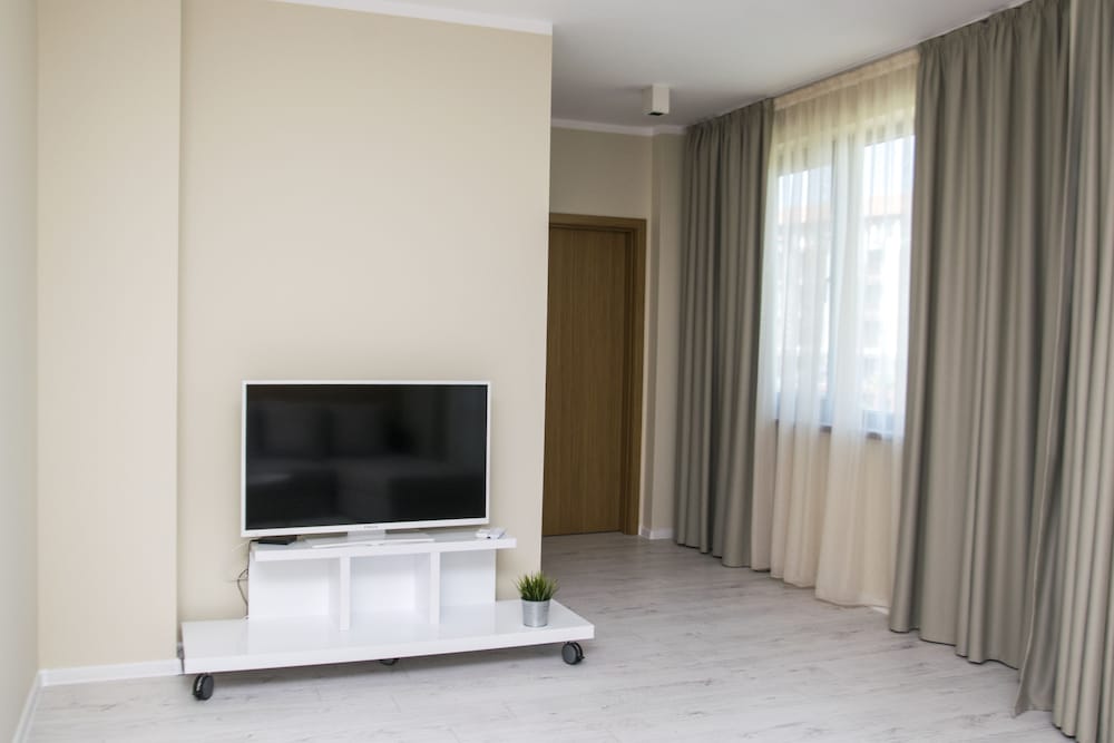 Studio Apartment photo 2