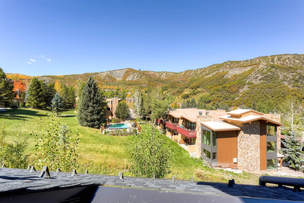 Luxury Condo, 1 Bedroom photo 3