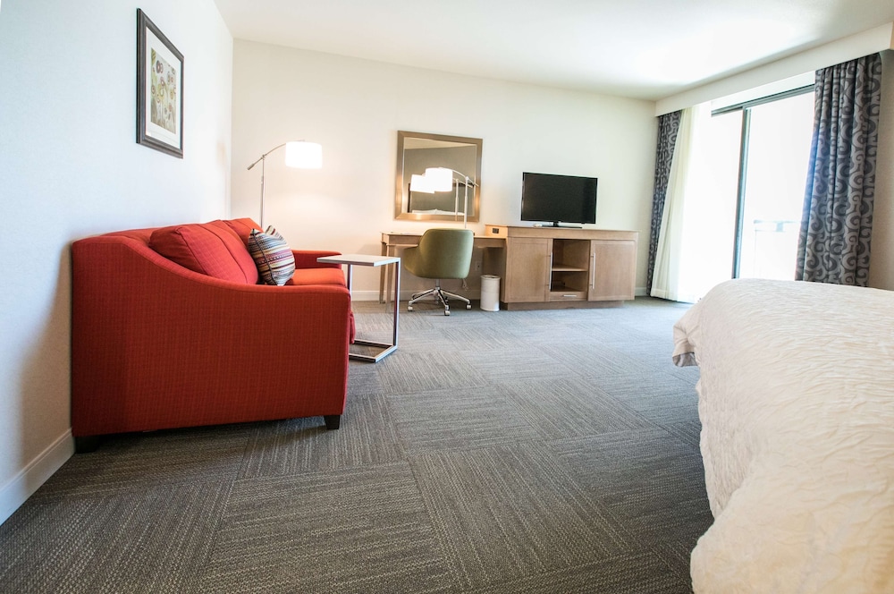 Studio, 1 King Bed, Accessible (Hearing) - Photo 3