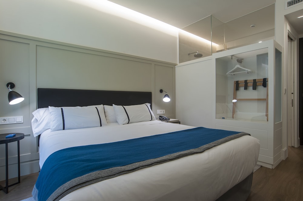 Basic Double Room photo 2