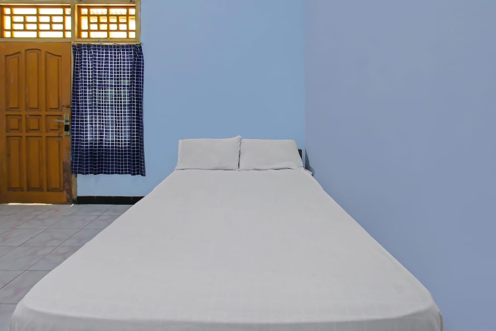 Economy Double Room - Photo 8