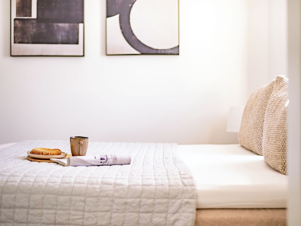 Studio, Multiple Bedrooms, Balcony, City View photo 3