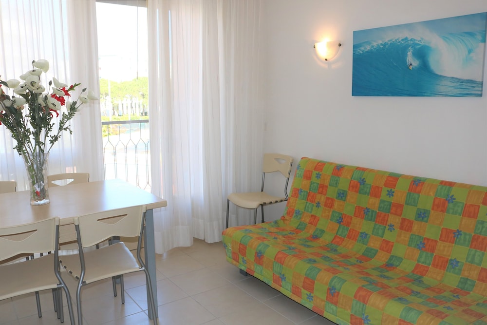 Studio, 1 Bedroom, Balcony, Garden View