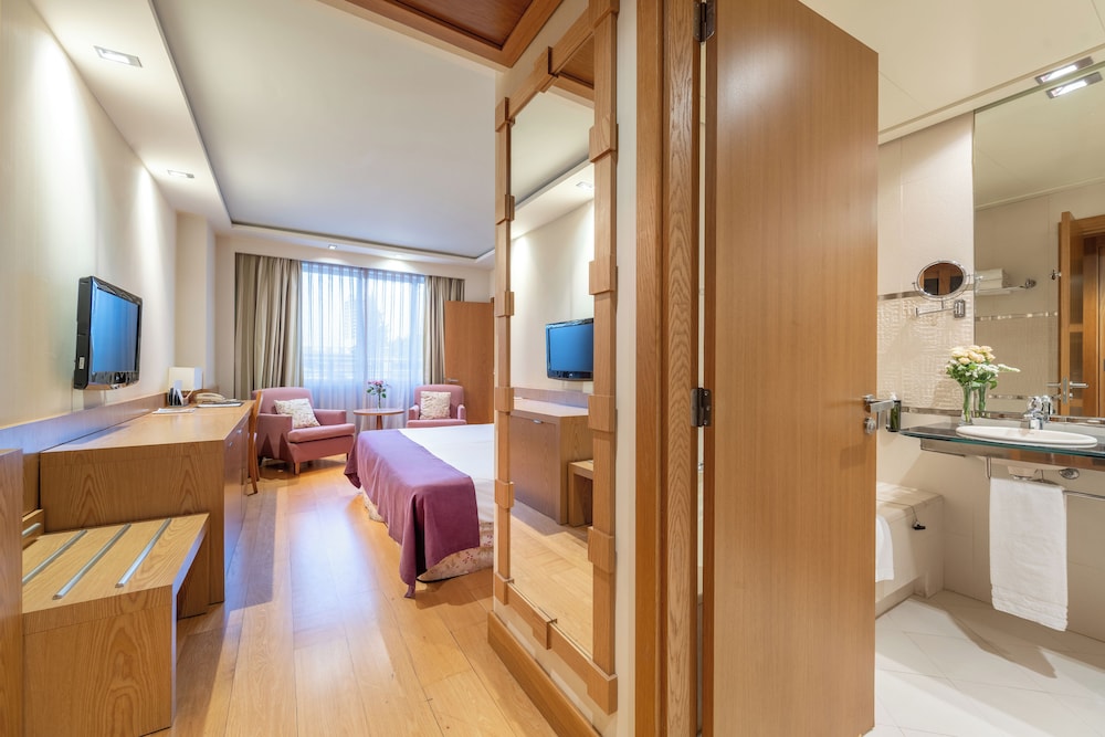 Standard Double Room - Photo 2