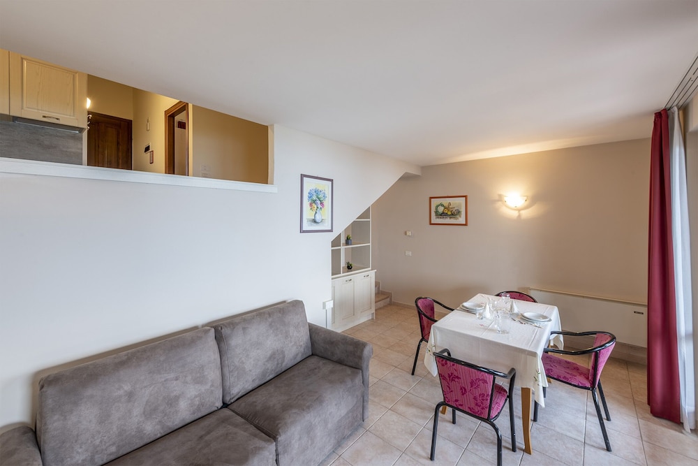 Superior Apartment, 2 Bedrooms, Terrace, Lake View photo 2