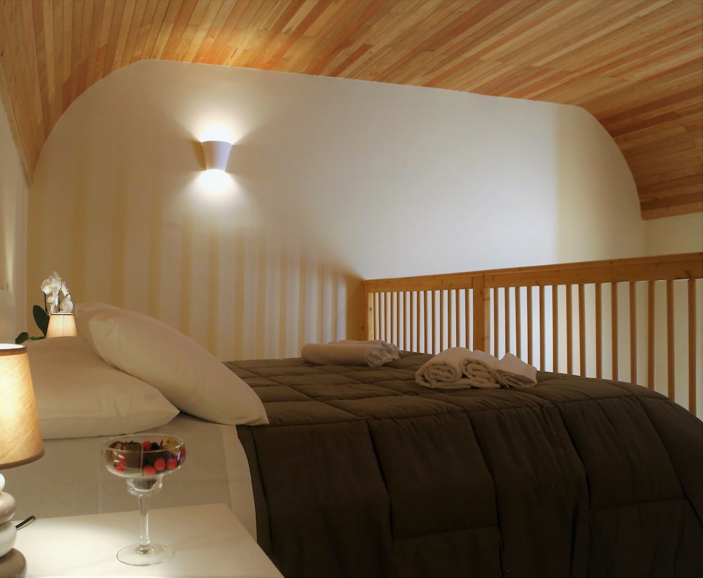 Standard Duplex, 1 Queen Bed, Non Smoking, City View
