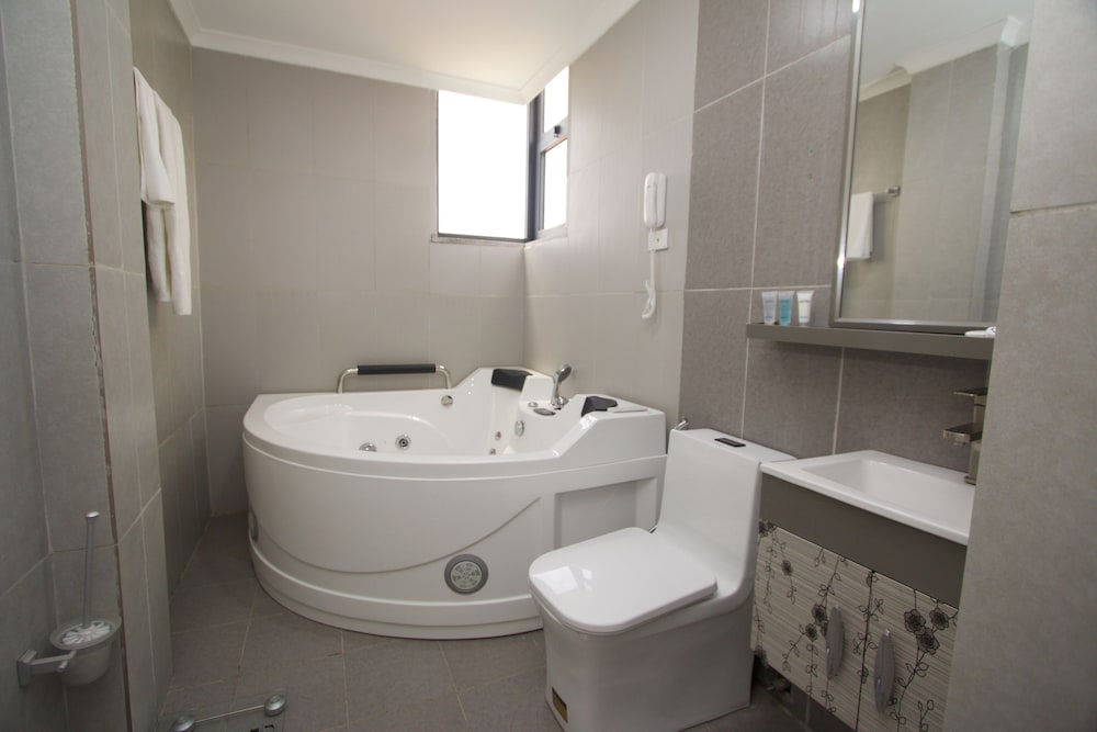 Deluxe Twin Room photo 2