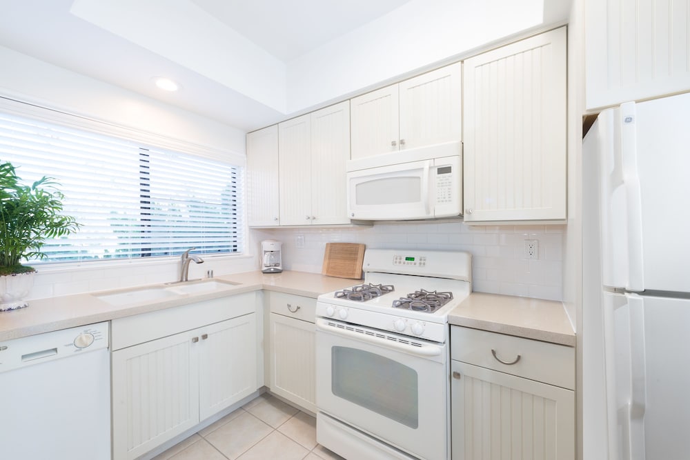 Suite, 1 Twin Bed, Kitchen, Ocean View (Beachfront 1 Bedroom Suite with Kitch) photo 2