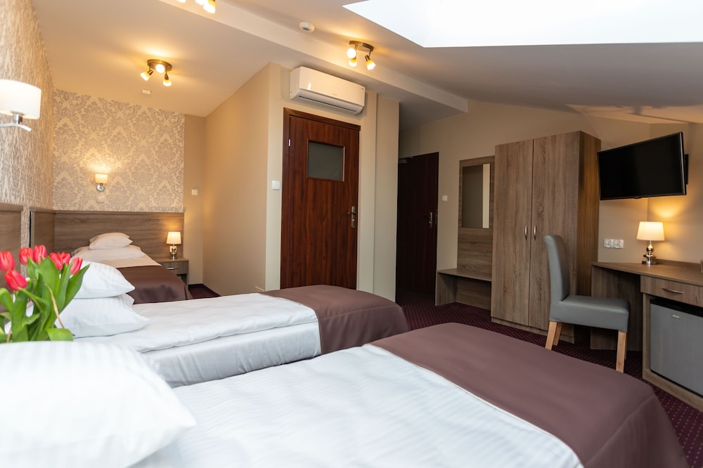 Standard Triple Room - Photo 10