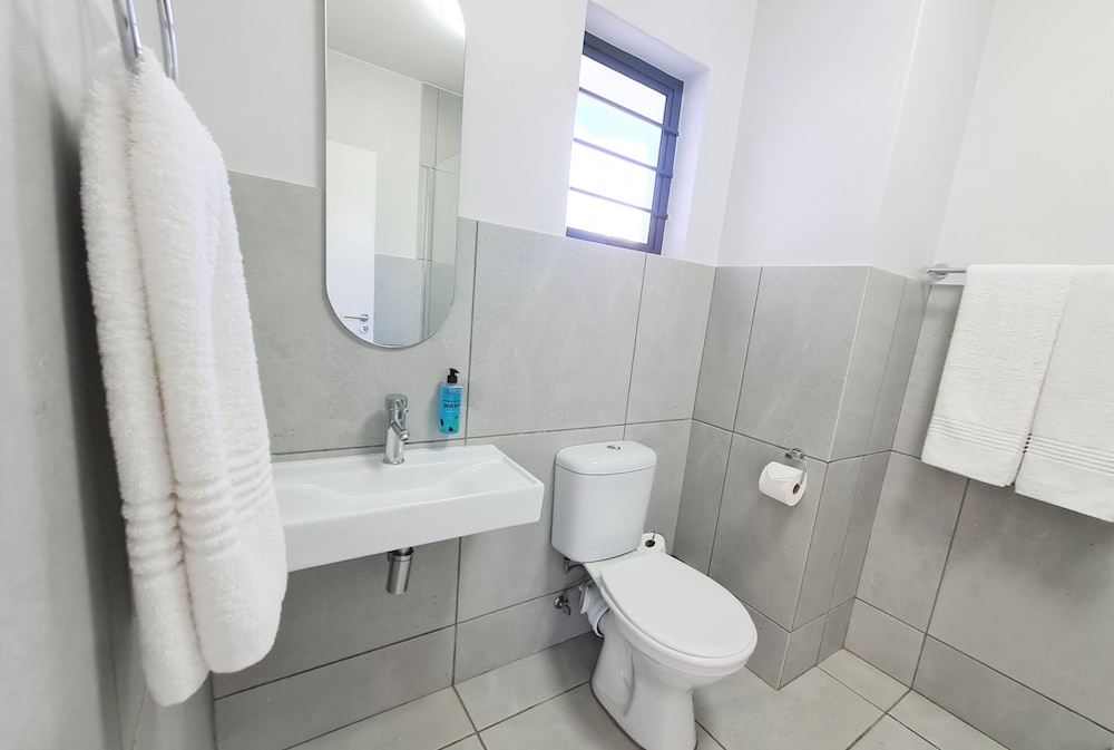 Deluxe Apartment, 2 Bedrooms - Photo 5