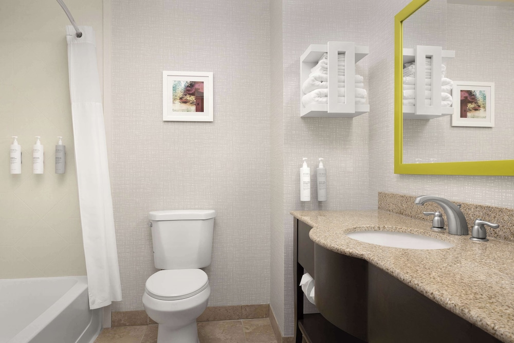 Room, 2 Queen Beds, Accessible - Photo 4
