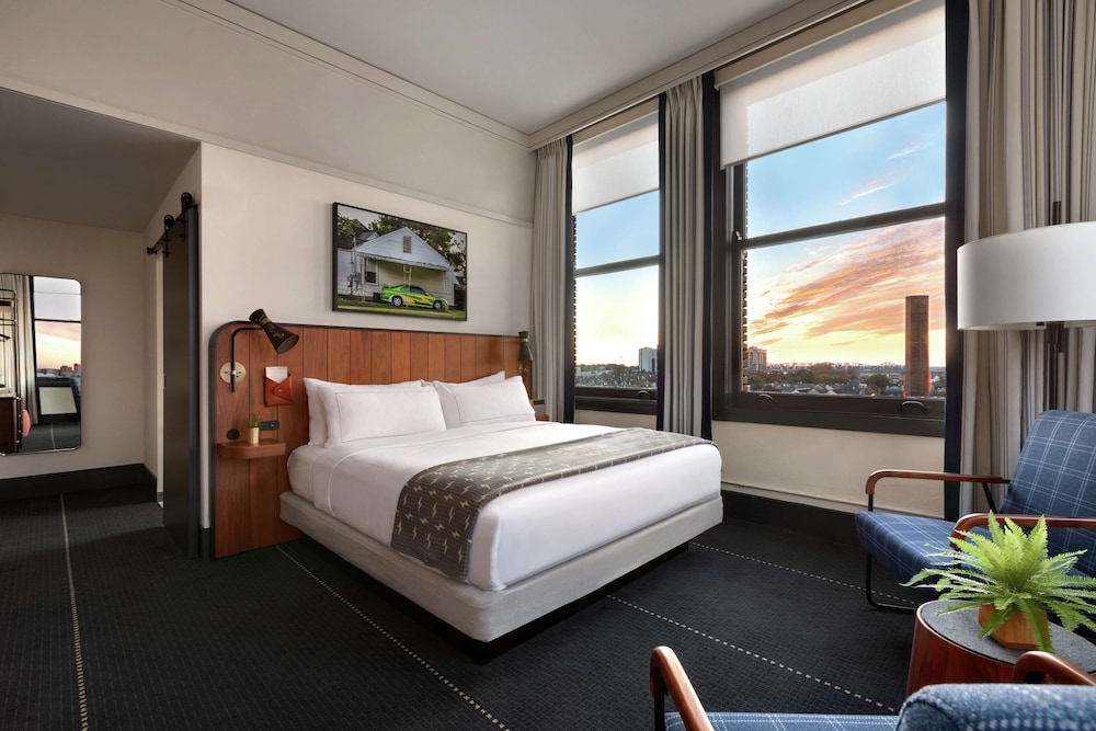Room, 1 King Bed (Concourse) - Photo 1