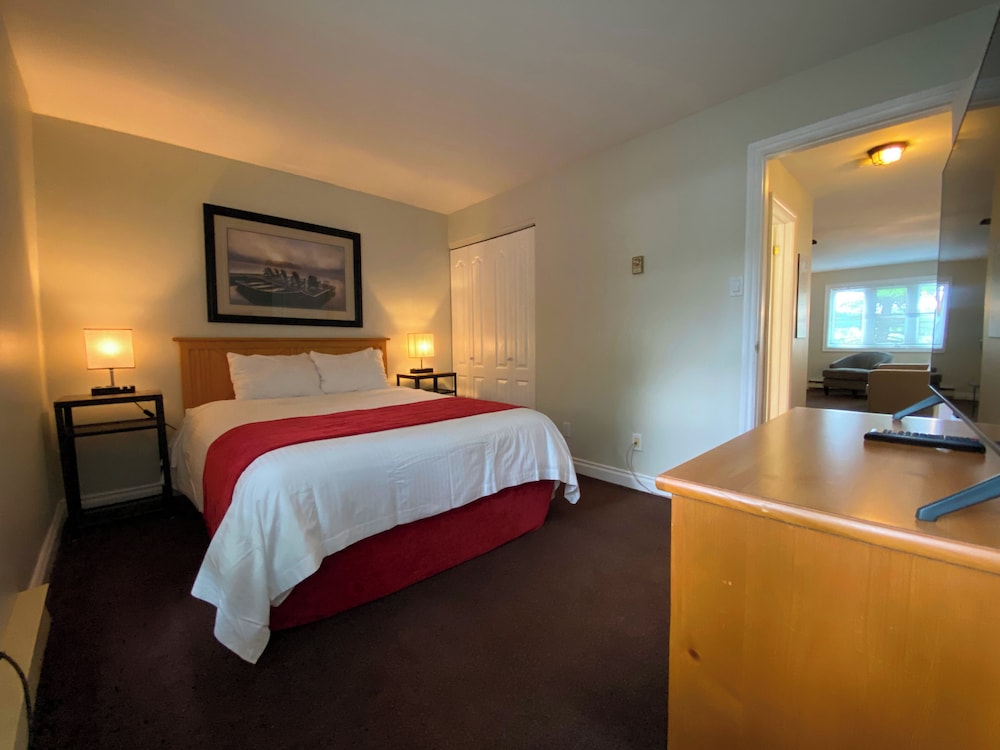 Suite, 1 Double Bed with Sofa bed photo 3