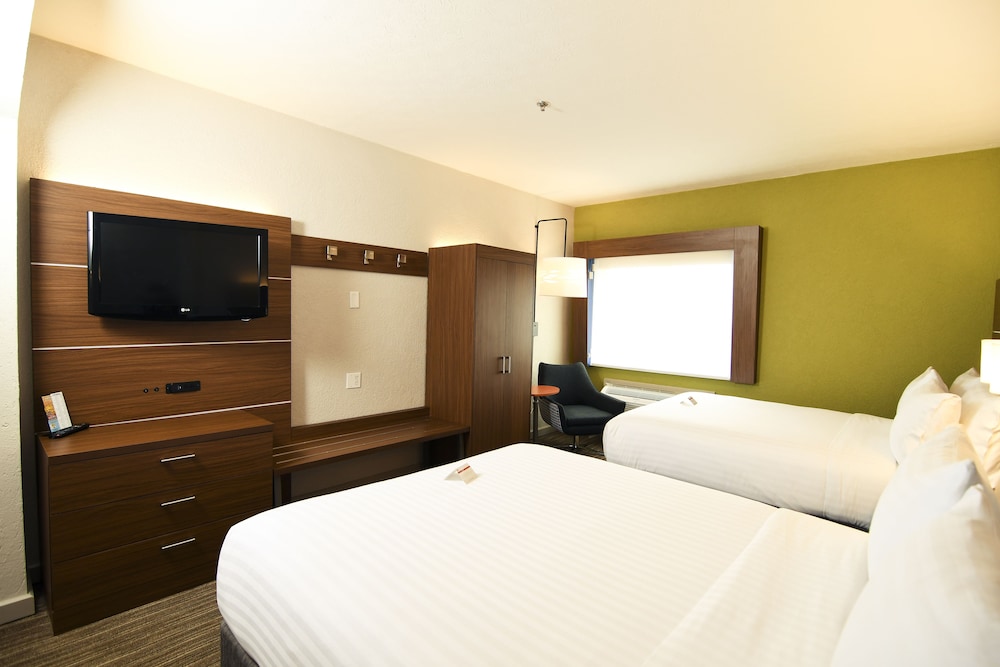 Suite, 2 Queen Beds (Feature) - Photo 3