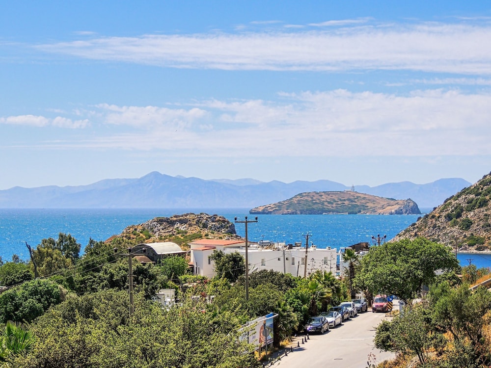 Deluxe Double Room, Sea View - Photo 10