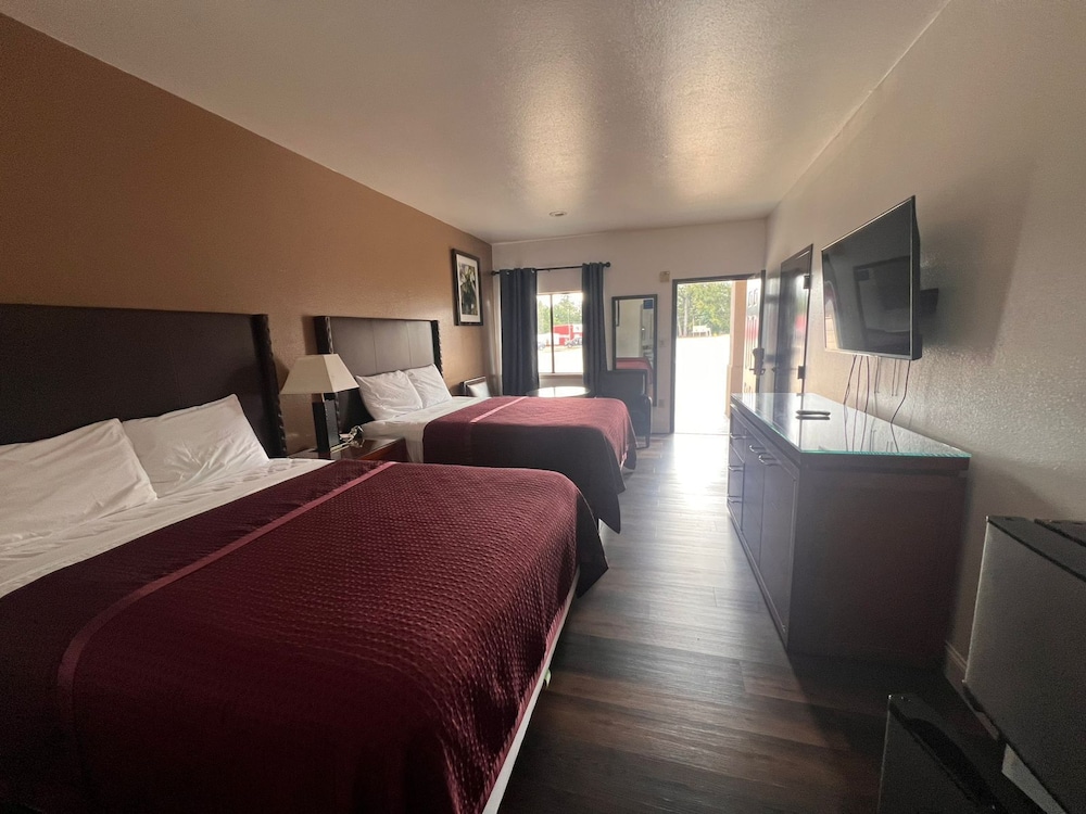 Quadruple Room, 2 Double Beds, Non Smoking photo 1