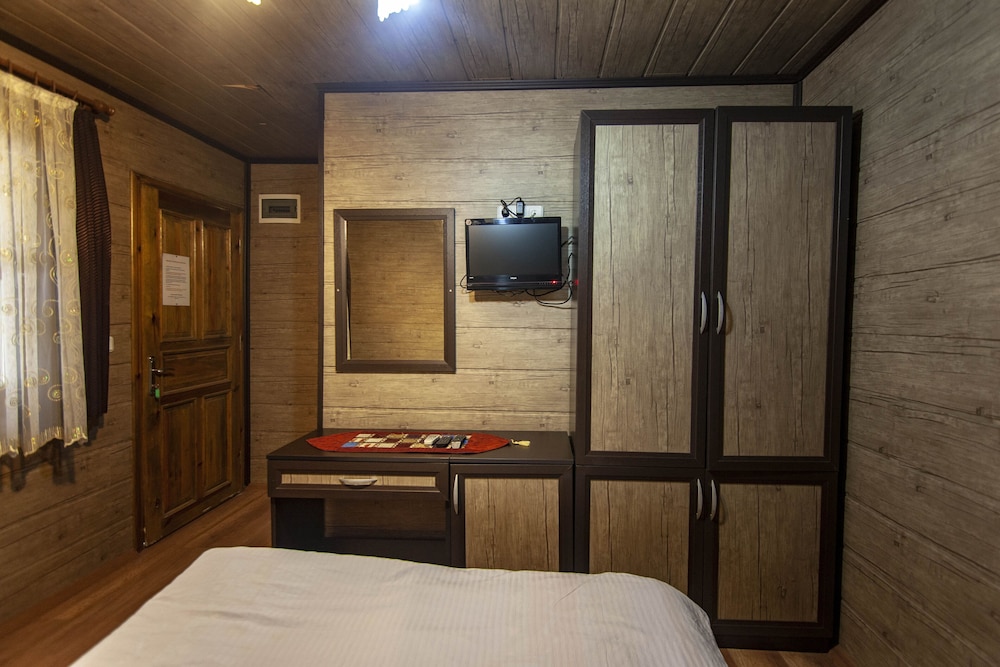 Signature Bungalow, 2 Twin Beds photo 3
