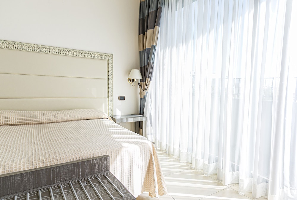 Grand Room (Large) photo 1