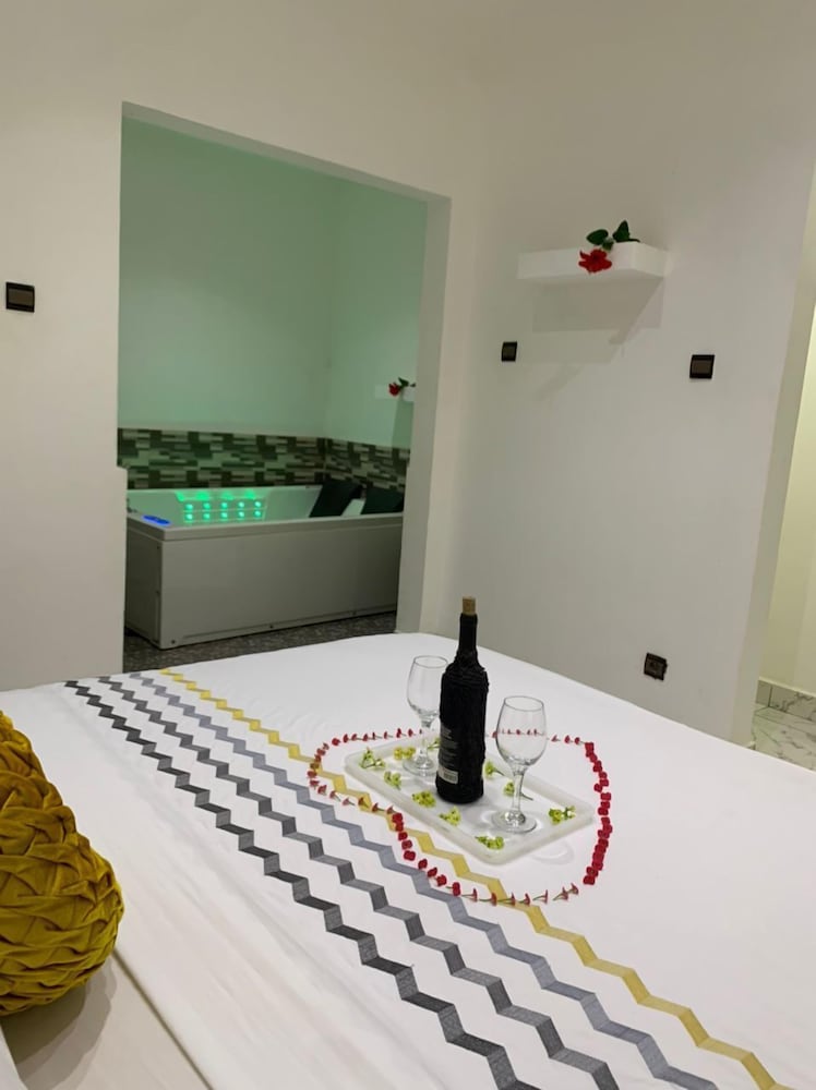 Luxury Suite, Balcony