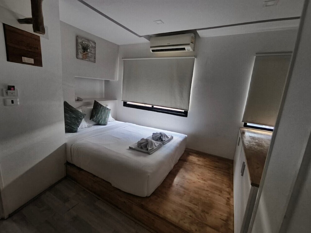 Standard Double Room Single Use - Photo 3