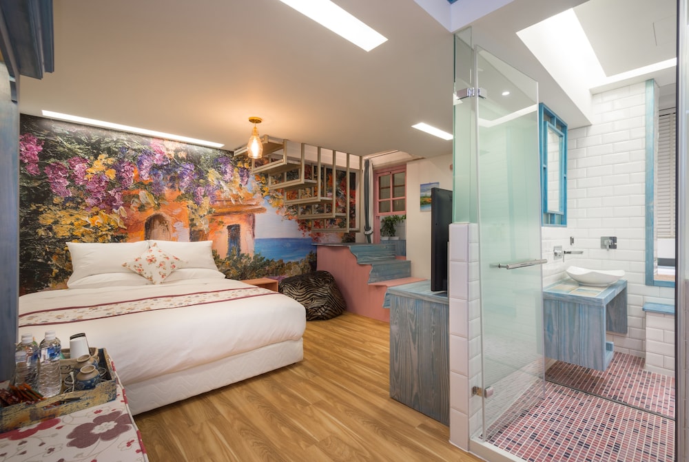 Superior Quadruple Room (Photos are for reference only - themes are randomly arranged) photo 1