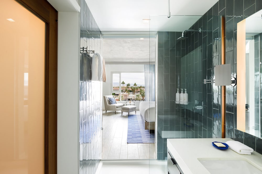 Room, 2 Queen Beds, Accessible Bathtub (Communications)