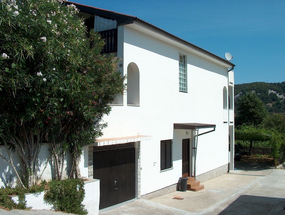 Studio (Ruža - peaceful area & parking - SA3)