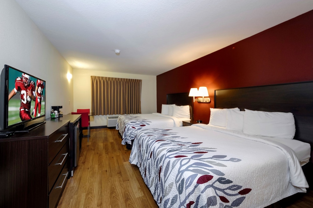 Superior Room (2 Queen Beds & Sofabed, Smoke Free) - Photo 5