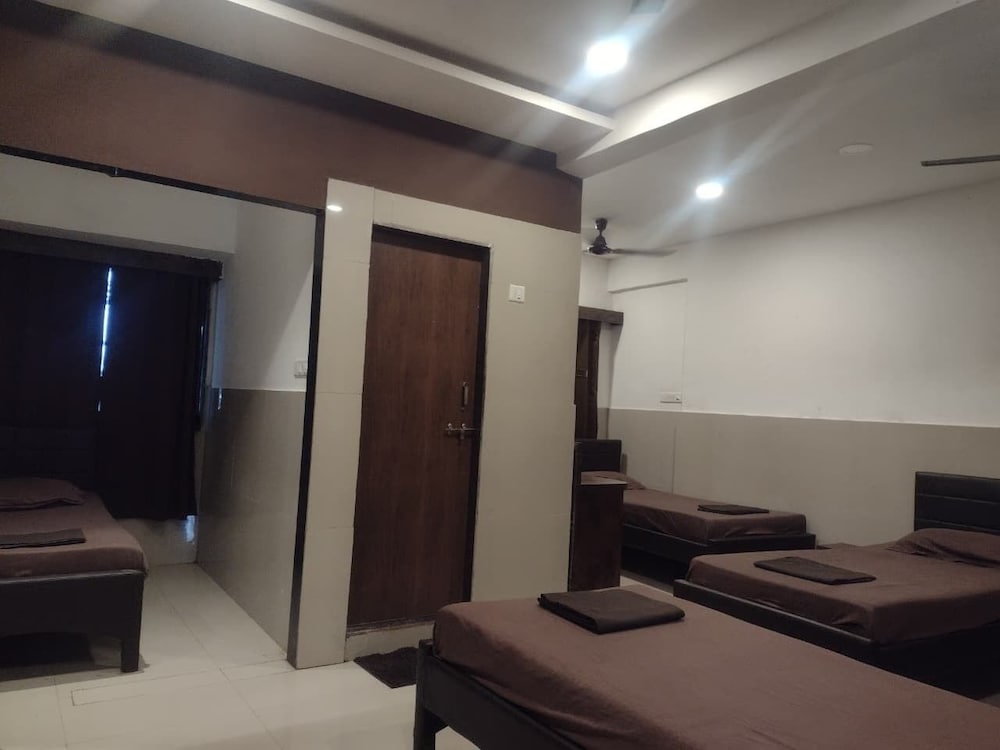 Standard Quadruple Room, Multiple Beds, City View