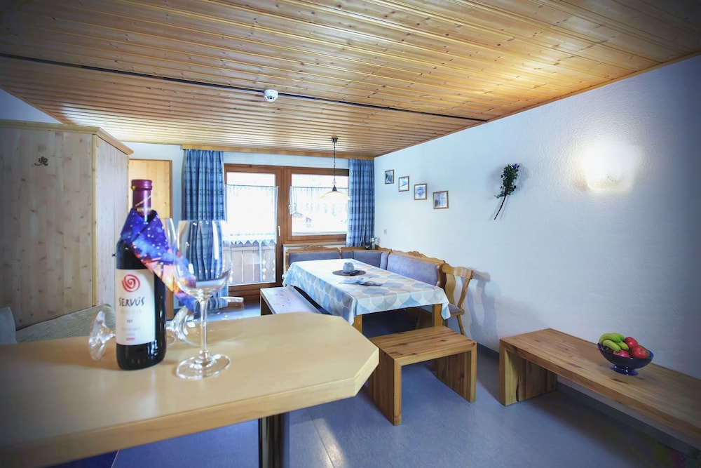 Apartment, 4 Bedrooms, Balcony (9-13)