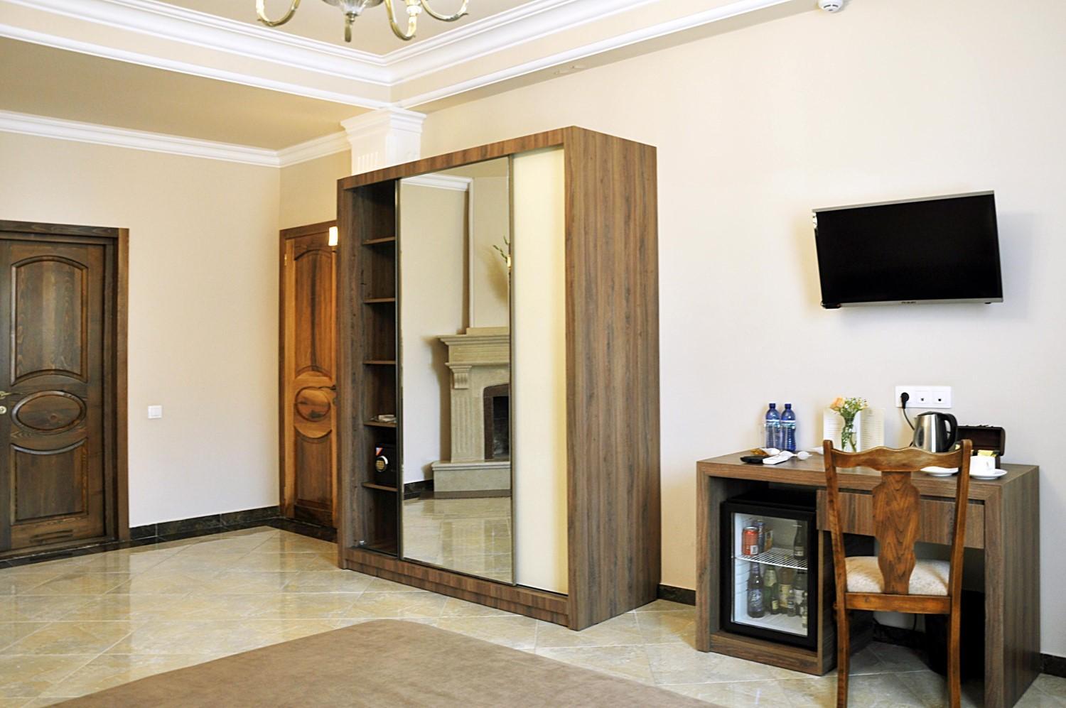 One-Bedroom Suite photo 1