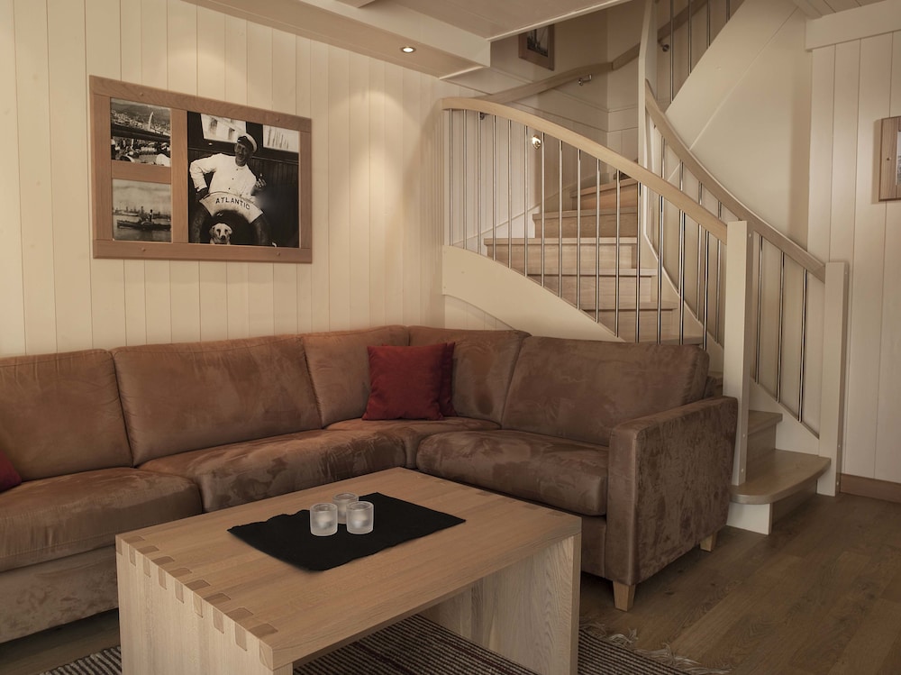 Panoramic House, 4 Bedrooms, Sea View photo 2