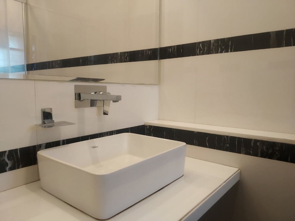 Deluxe Room, 1 Double Bed photo 2