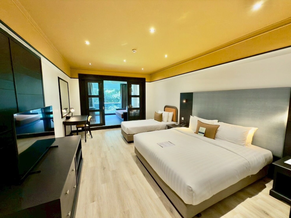 Junior Triple Suite Room photo 1
