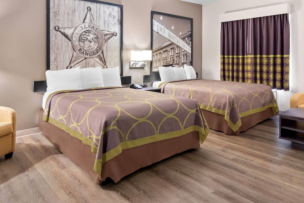 Suite, 2 Queen Beds, Refrigerator photo 3