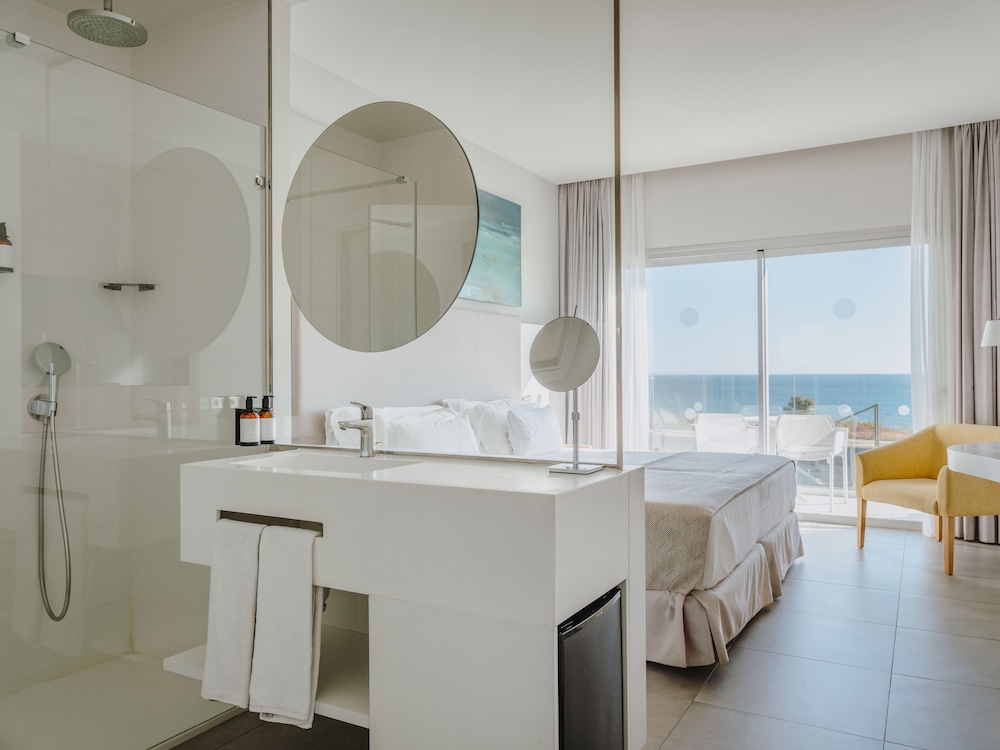 Double Room, Sea View - Photo 3