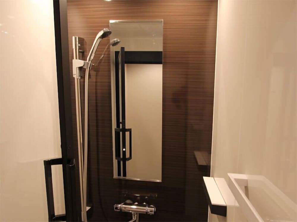 Standard Twin Room, Private Bathroom photo 2
