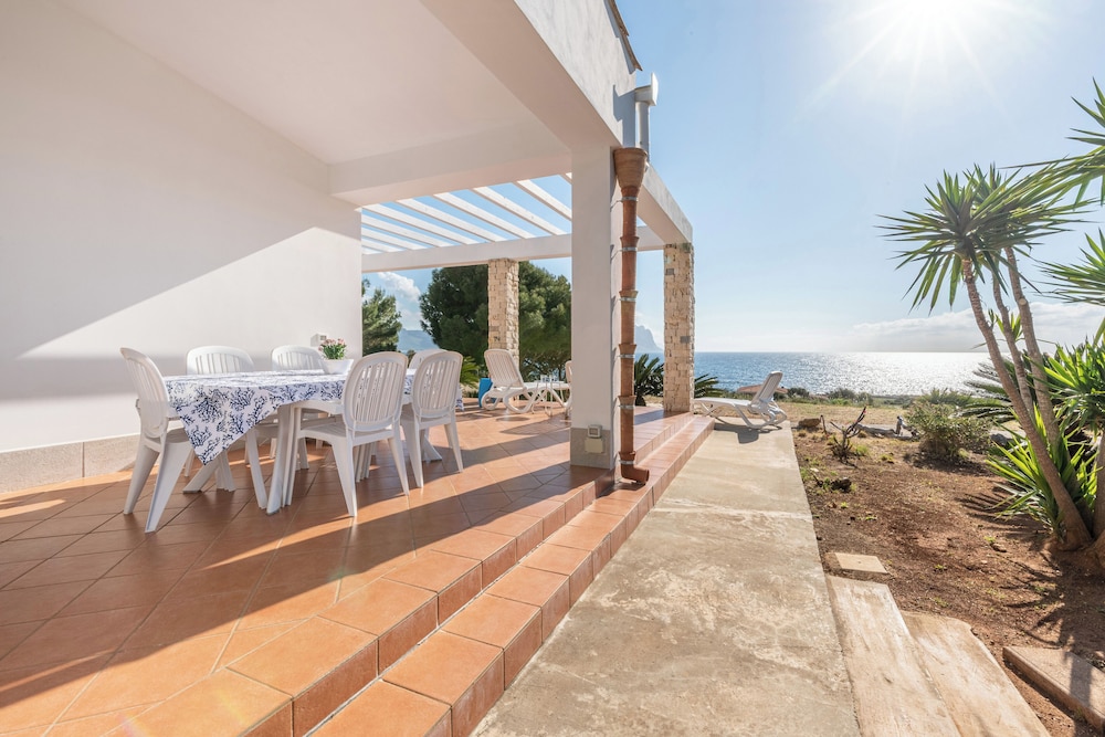 Classic House, Sea View
