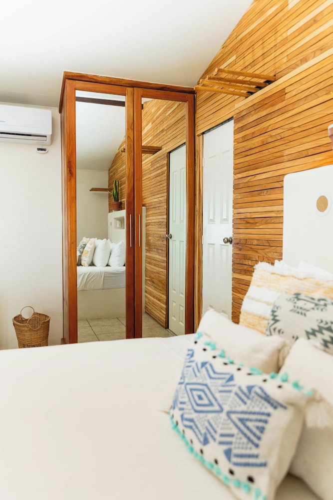 Jungle Bungalow photo 3