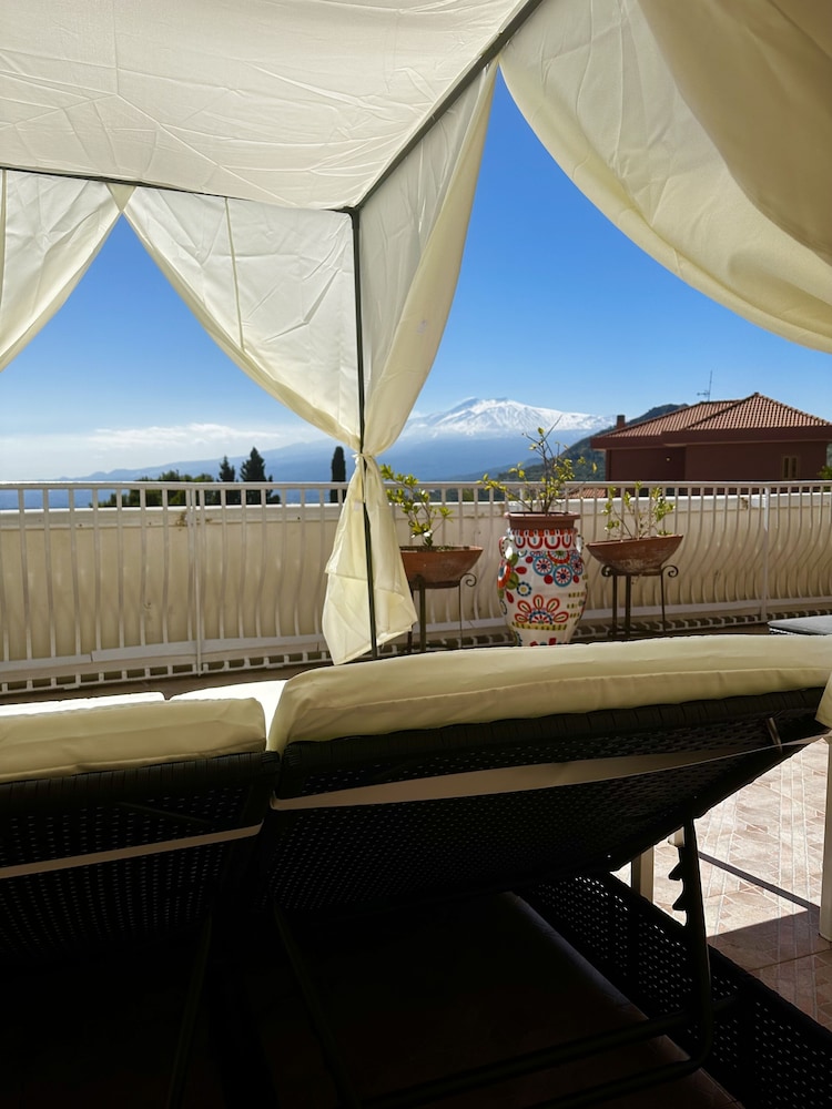 Suite, 1 King Bed with Sofa bed, Accessible, Sea View - Photo 6