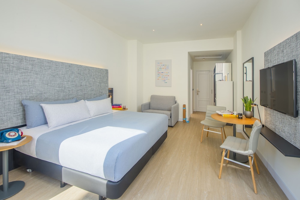 The Studio & Innside Room (2+3)